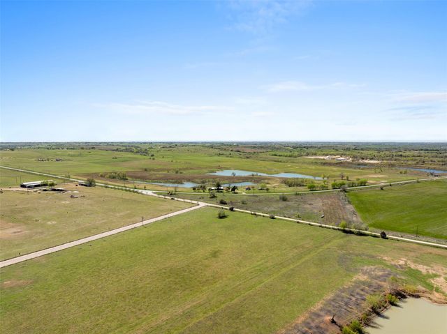 8646 Fm 155, La Grange, TX 78945