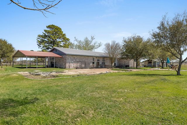 8646 Fm 155, La Grange, TX 78945