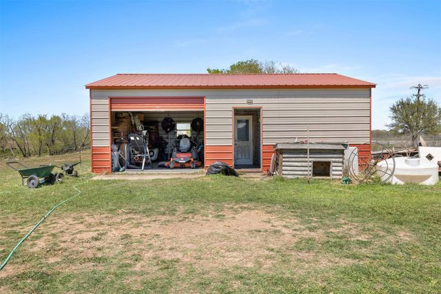 8646 Fm 155, La Grange, TX 78945