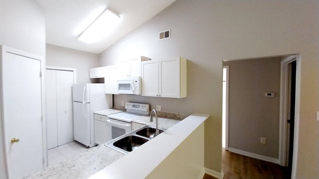 3693 Clay Pond Village Ln Apt 5, Myrtle Beach, SC 29579