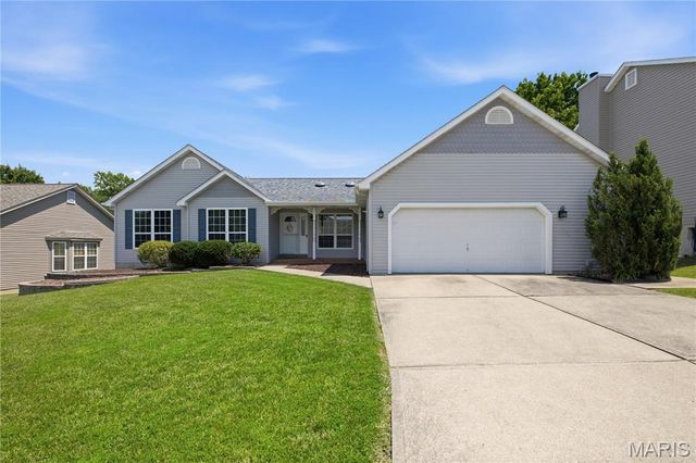831 Glencorse Drive, St Peters, MO 63304