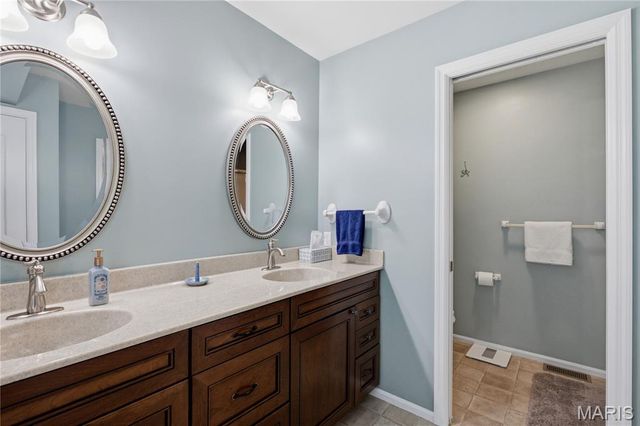 831 Glencorse Drive, St Peters, MO 63304