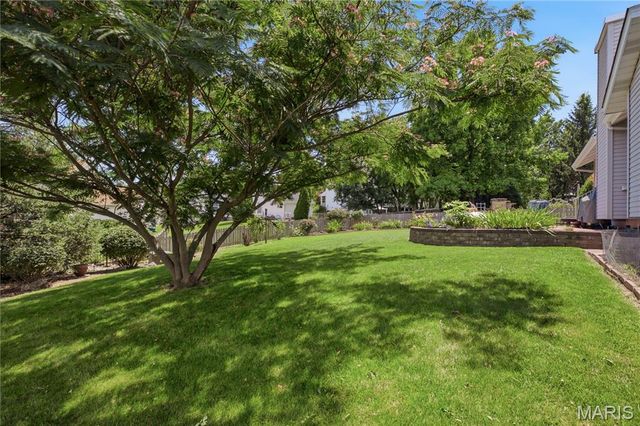 831 Glencorse Drive, St Peters, MO 63304