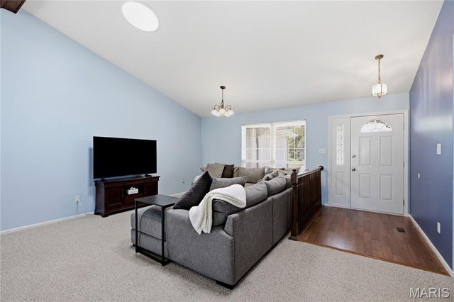 831 Glencorse Drive, St Peters, MO 63304