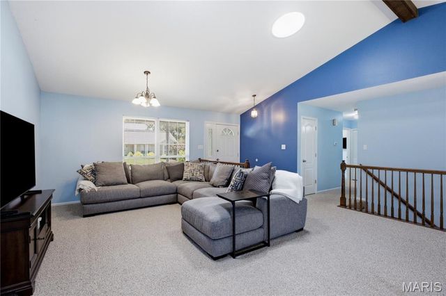 831 Glencorse Drive, St Peters, MO 63304