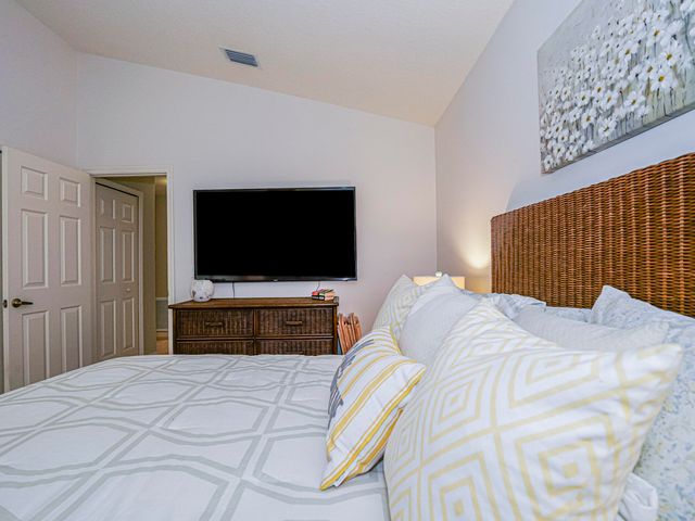 735 23rd Avenue, Vero Beach, FL 32962