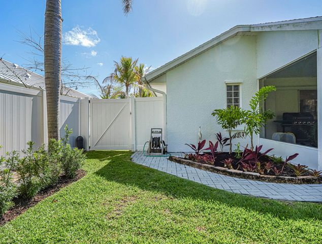 735 23rd Avenue, Vero Beach, FL 32962