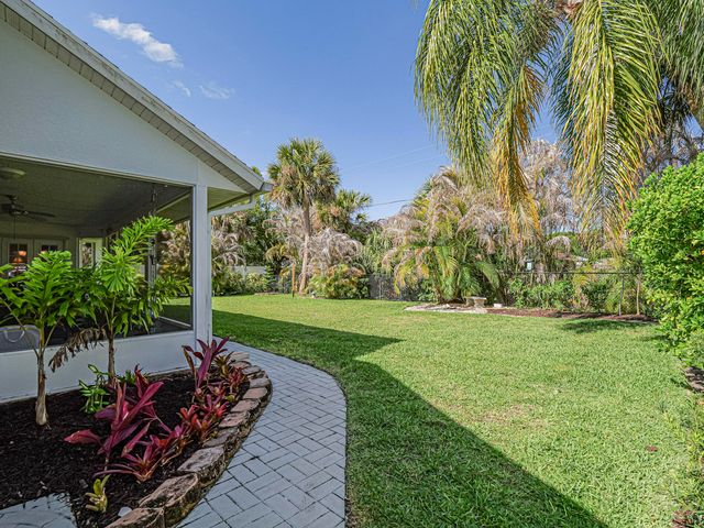 735 23rd Avenue, Vero Beach, FL 32962