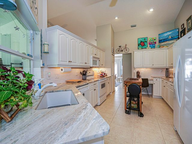 735 23rd Avenue, Vero Beach, FL 32962