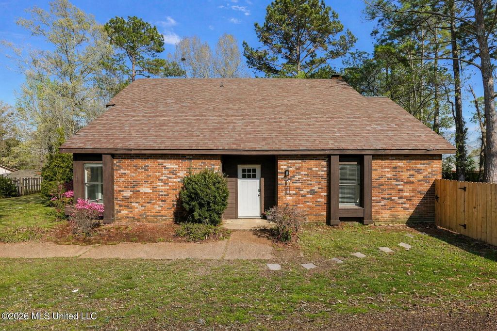 5 Dove Way Circle, Clinton, MS 39056