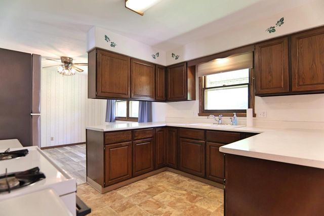 1109 Ontario Drive, Janesville, WI 53545