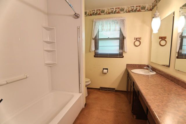 1109 Ontario Drive, Janesville, WI 53545