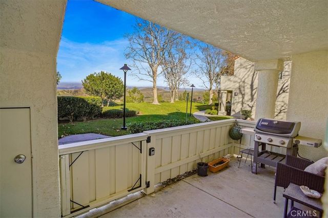 24439 Leonard Tree 102, Newhall, CA 91321