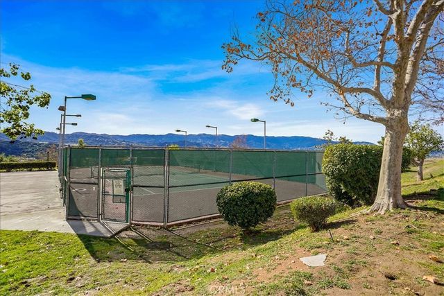 24439 Leonard Tree 102, Newhall, CA 91321