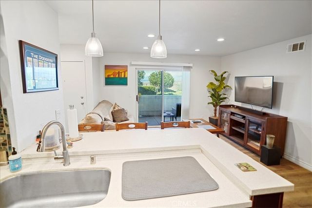 24439 Leonard Tree 102, Newhall, CA 91321