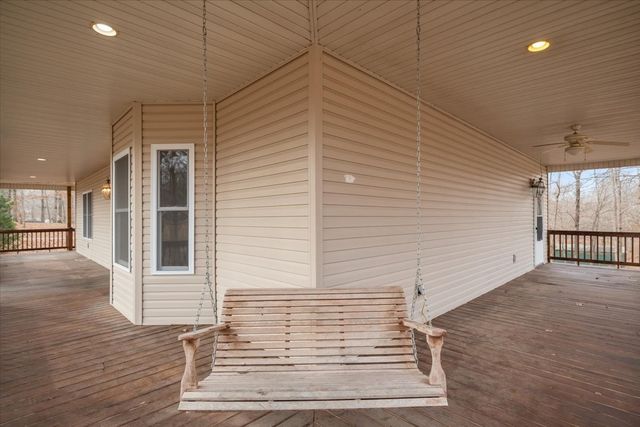 1077 Claylick Rd, White Bluff, TN 37187