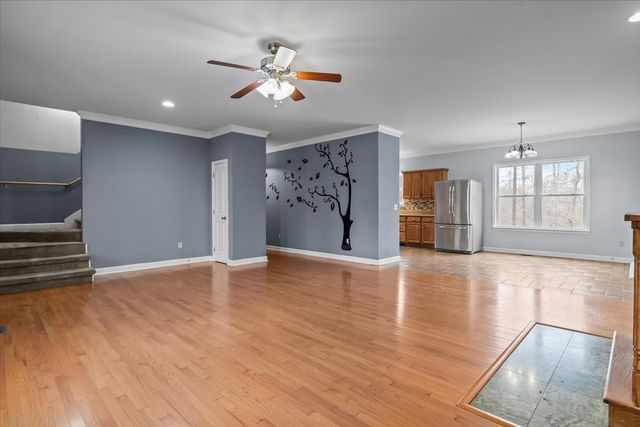 1077 Claylick Rd, White Bluff, TN 37187