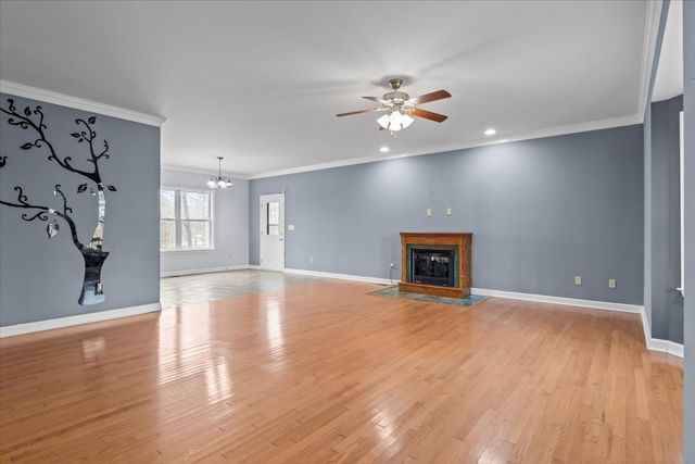 1077 Claylick Rd, White Bluff, TN 37187