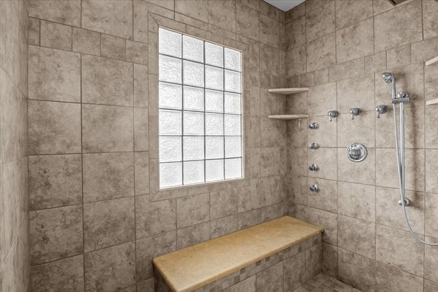 1077 Claylick Rd, White Bluff, TN 37187