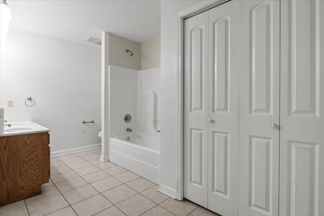 1077 Claylick Rd, White Bluff, TN 37187