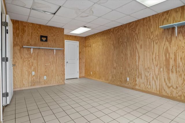 1077 Claylick Rd, White Bluff, TN 37187