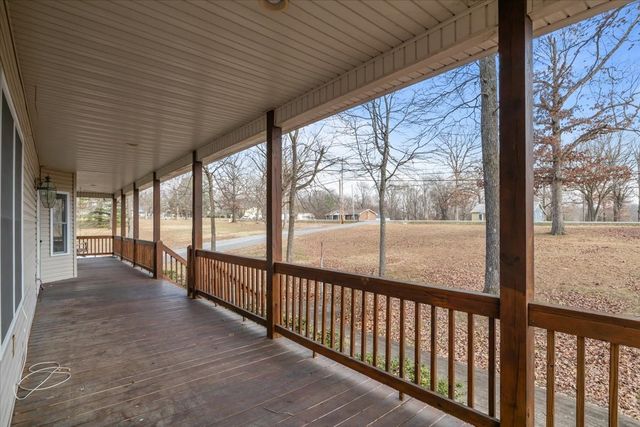 1077 Claylick Rd, White Bluff, TN 37187