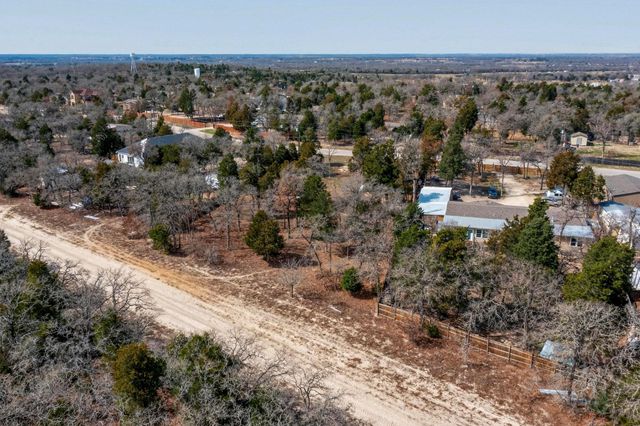 147 SE Jasmine HTS SE, Elgin, TX 78621