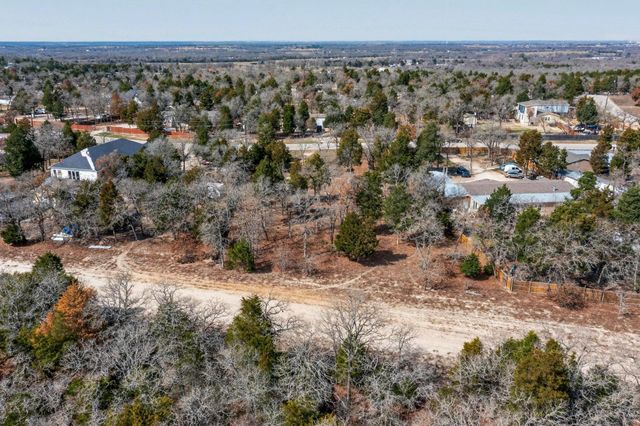 147 SE Jasmine HTS SE, Elgin, TX 78621