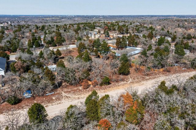 147 SE Jasmine HTS SE, Elgin, TX 78621