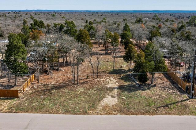 147 SE Jasmine HTS SE, Elgin, TX 78621