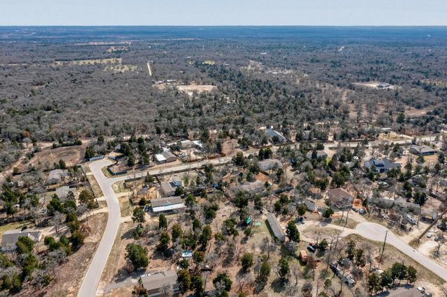 147 SE Jasmine HTS SE, Elgin, TX 78621