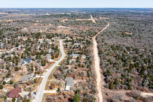 147 SE Jasmine HTS SE, Elgin, TX 78621