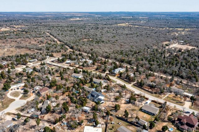 147 SE Jasmine HTS SE, Elgin, TX 78621