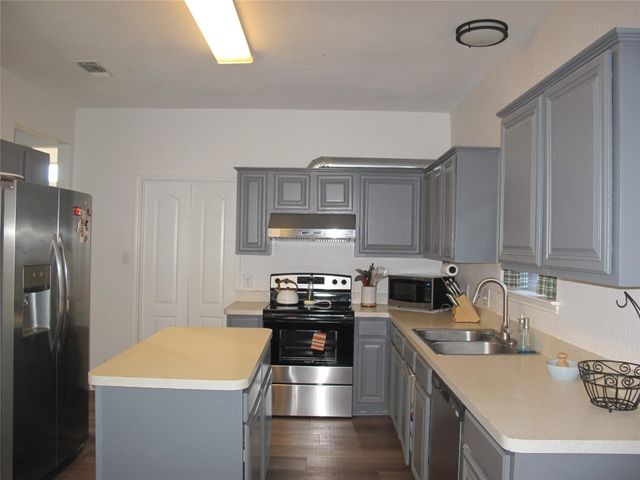 6003 Hack Wood Trail, Arlington, TX 76018