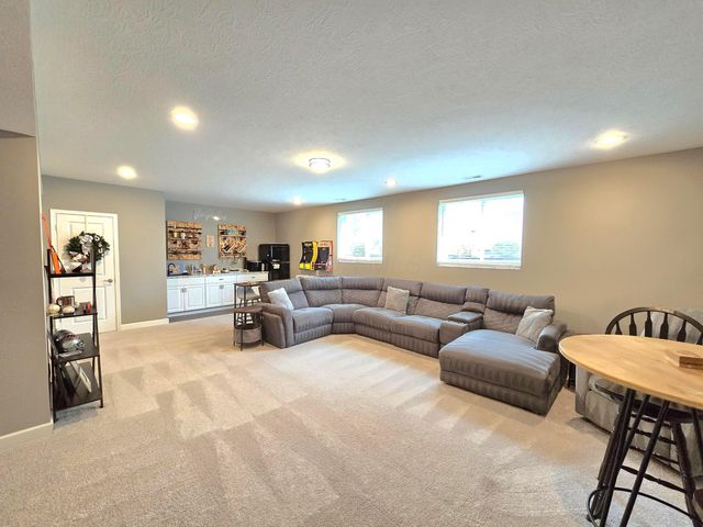 10060 New California Drive, Plain City, OH 43064