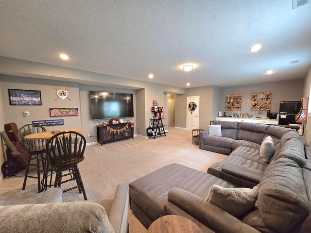10060 New California Drive, Plain City, OH 43064