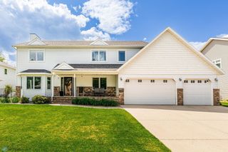 4408 Riverwood Drive N, Fargo, ND 58102
