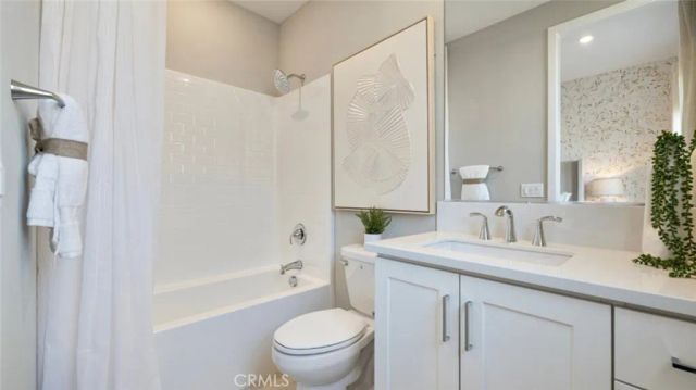 24517 Via La Sombrilla, Valencia, CA 91354