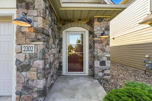2302 Hillcrest Drive, Hudson, WI 54016