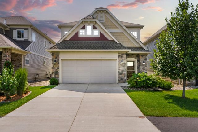 2302 Hillcrest Drive, Hudson, WI 54016