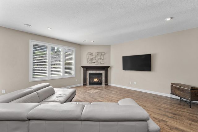 2302 Hillcrest Drive, Hudson, WI 54016