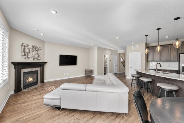 2302 Hillcrest Drive, Hudson, WI 54016