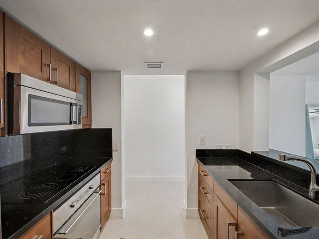 2600 SW 27th Avenue 603, Miami, FL 33133