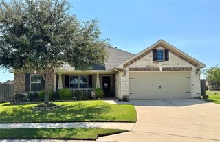 616 Dogwood Court, Sealy, TX 77474