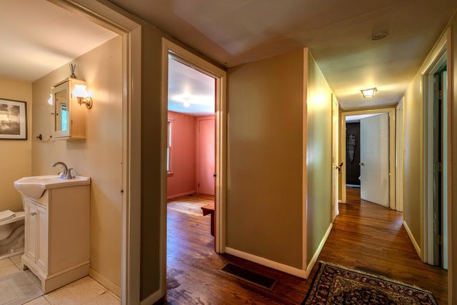 3327 Route 30, Jamaica, VT 05343