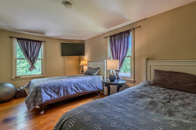 3327 Route 30, Jamaica, VT 05343