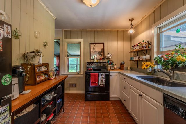 3327 Route 30, Jamaica, VT 05343
