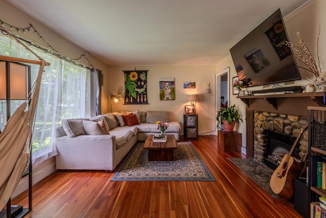 3327 Route 30, Jamaica, VT 05343