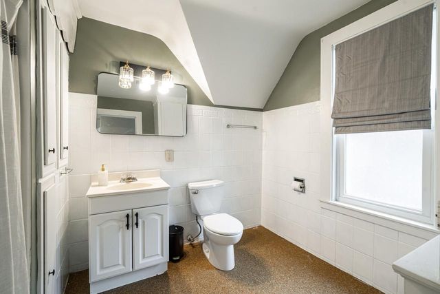 2401 S Williams STREET, Milwaukee, WI 53207