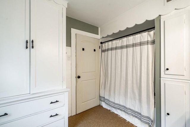 2401 S Williams STREET, Milwaukee, WI 53207